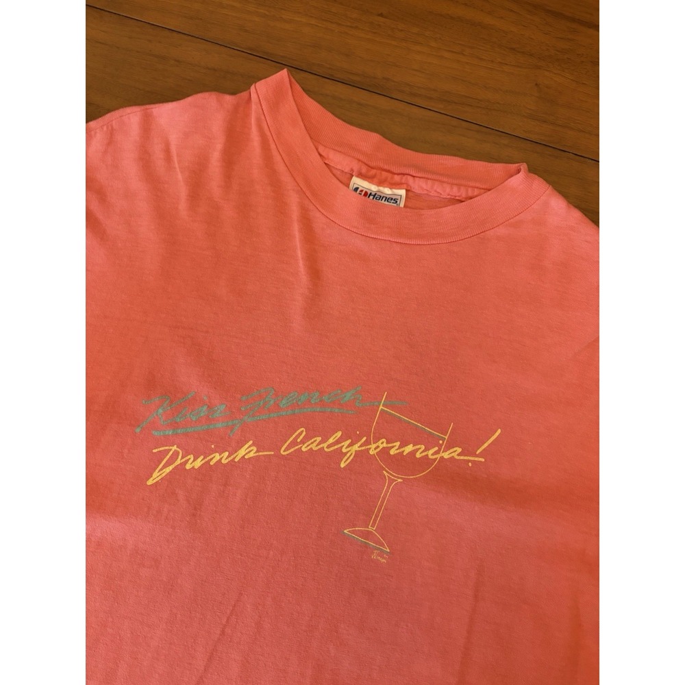 Vintage Kiss French Drink California Wine T Shirt Adult L Pink Single Stitch USA
